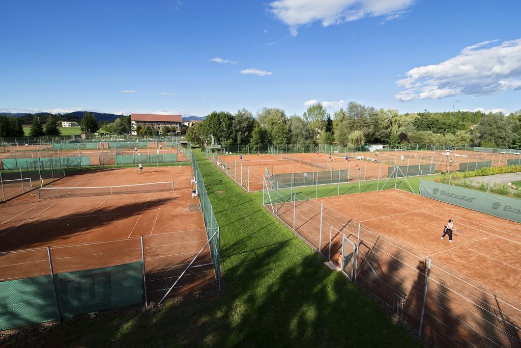 Golf-Tennis-Wellnesshotel Mori Sankt Kanzian am Klopeiner See Bagian luar foto