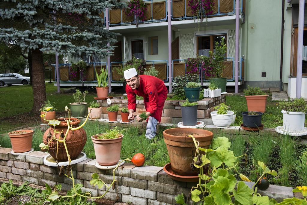 Golf-Tennis-Wellnesshotel Mori Sankt Kanzian am Klopeiner See Bagian luar foto