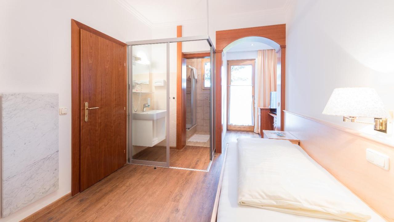 Golf-Tennis-Wellnesshotel Mori Sankt Kanzian am Klopeiner See Bagian luar foto