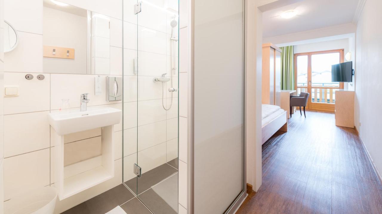 Golf-Tennis-Wellnesshotel Mori Sankt Kanzian am Klopeiner See Bagian luar foto