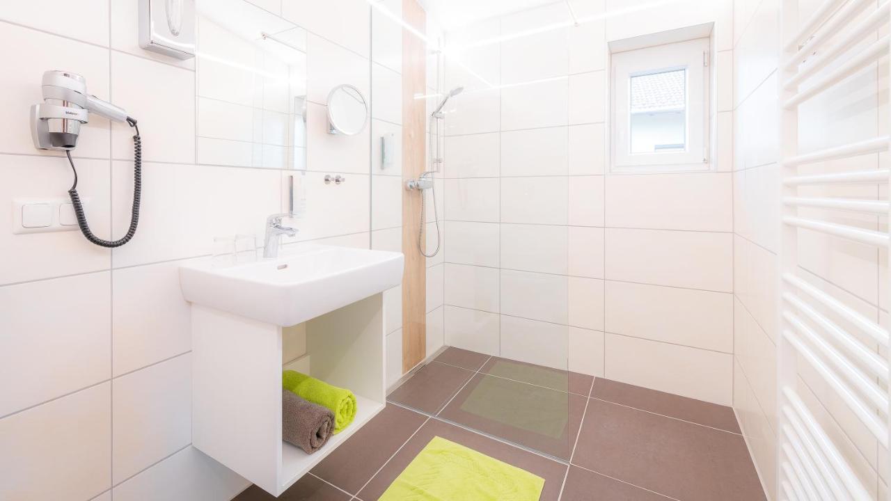 Golf-Tennis-Wellnesshotel Mori Sankt Kanzian am Klopeiner See Bagian luar foto