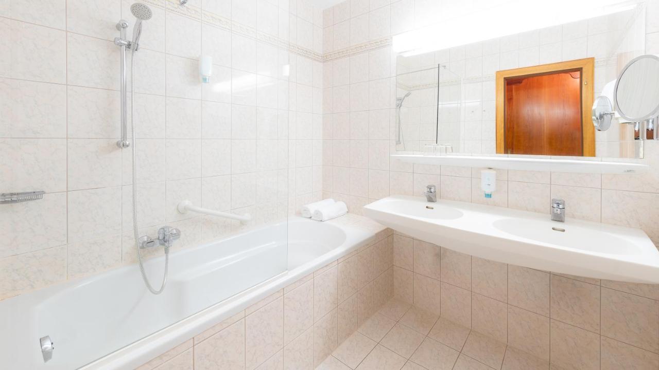 Golf-Tennis-Wellnesshotel Mori Sankt Kanzian am Klopeiner See Bagian luar foto